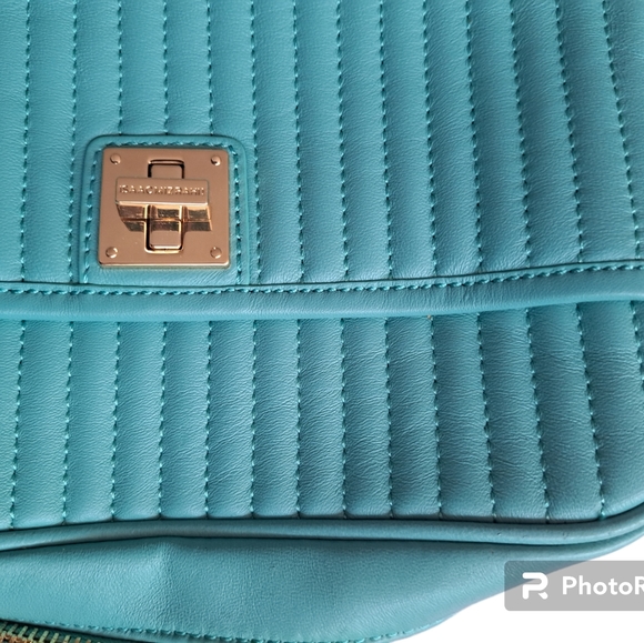 Brand new and without tags Isaac Mizhari purse with tassle and partial chain str - Picture 13 of 13